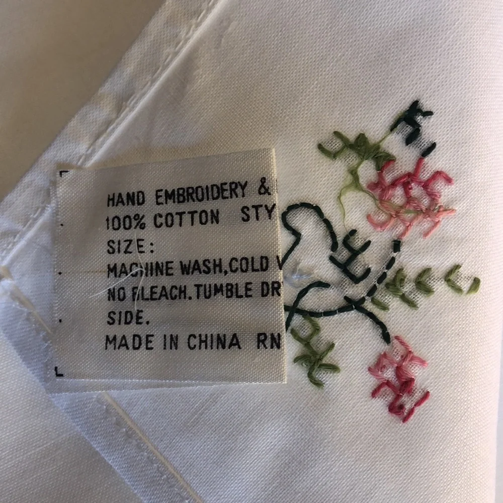 🔥NEW 🔥table cloth/napkins Hand cross stiched/hand crochet lace NWT Pricefirm!